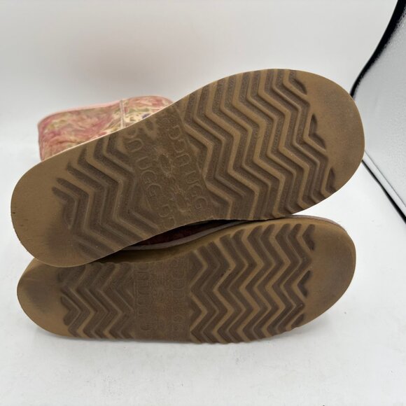 UGG Boots Romantic Flower Classic Tall Winter Women Size 7 Sheepskin *RARE* - Picture 8 of 12